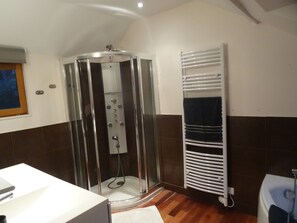 Bathtub, hair dryer, towels, soap - In the heart of a wooded park, the beach at your feet (Pénestin)
