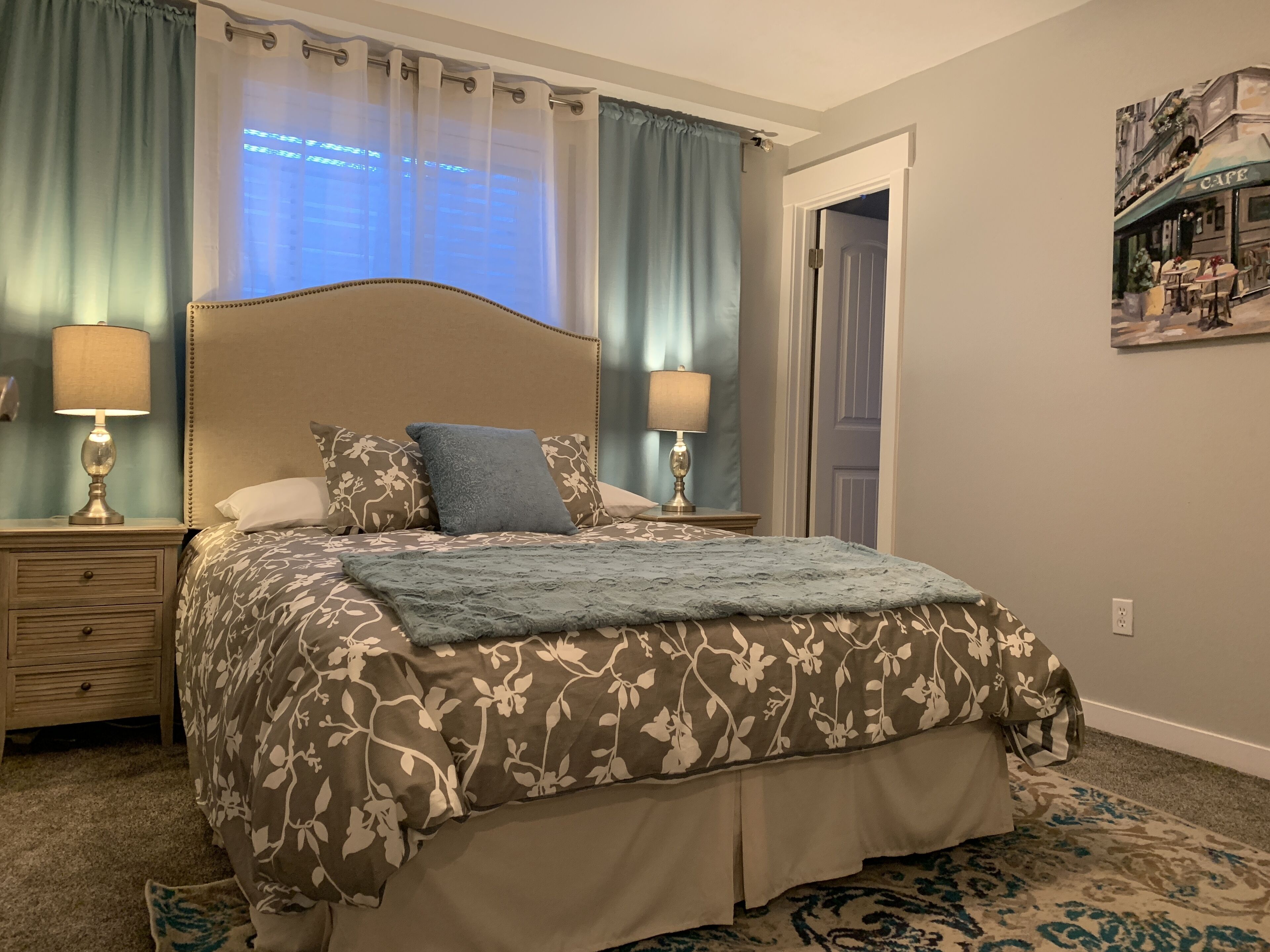 Cozy Getaway for a Great Stay! Location! remodeled Basement Apartment