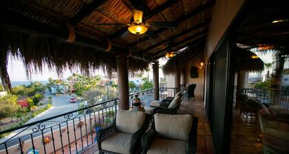 Amazing 3 Bed, 3 Bath, 2 altaat, kattoterassi ja henkeäsalpaavat näkymät merelle