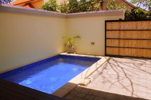 Villa – classic, 3 soverom, hageutsikt | Privat basseng