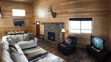 Smart TV, fireplace, DVD player, books