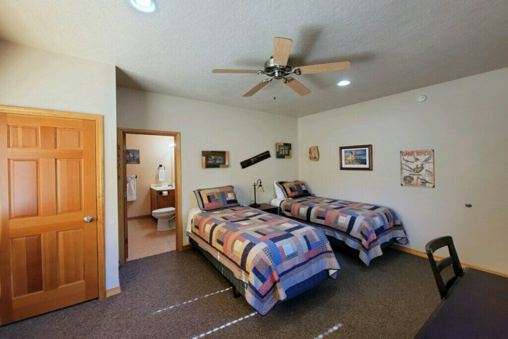 Room 3 at Wolf Creek Lodge, Montana