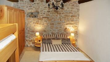 2 bedrooms, iron/ironing board, WiFi, bed sheets