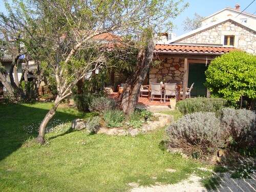 Belle maison en pierre dans la région de Pula