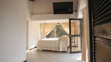 9 bedrooms, iron/ironing board, WiFi, bed sheets