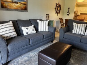 Smart TV, DVD player, books, video library - Summer Days - Weeks Still Available!! Book This Two Bedroom Getaway TODAY!! (Hilton Head Island)
