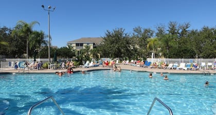 3 Meilen von Disney, 1. Stock, Gated Resort, geräumig, bequem und ruhig
