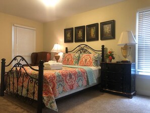 4 bedrooms, iron/ironing board, internet, bed sheets