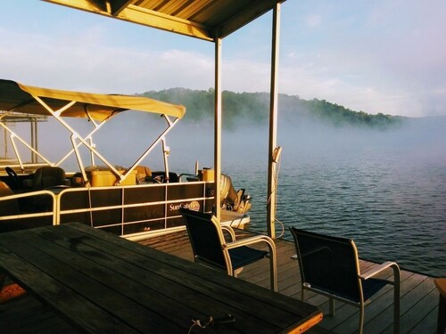 Admiral's Mountain Lake Chalet