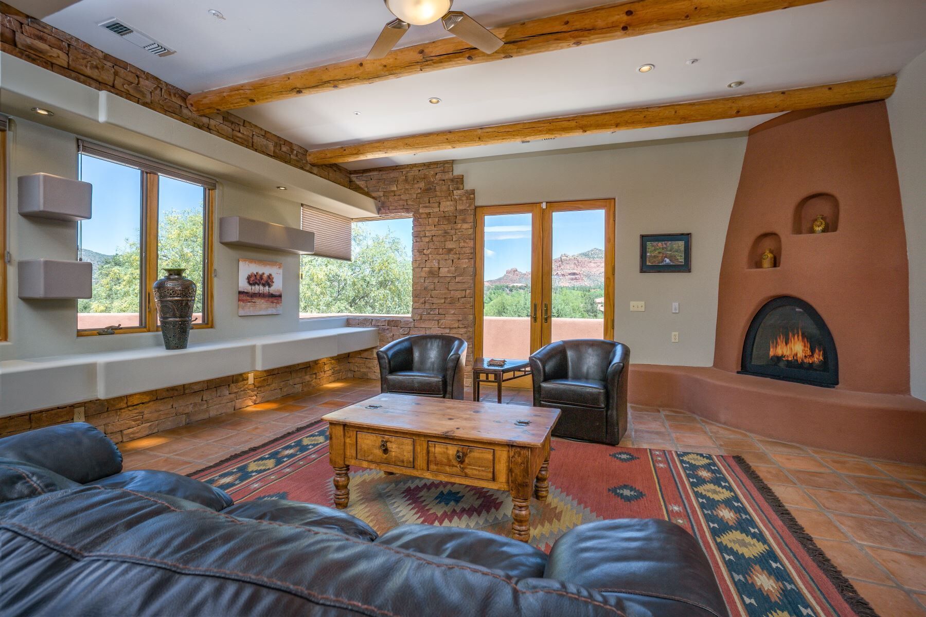 Majestic Sedona Stunner boasts Glorious Red Rock & Mt. Views - Exquisite Decor!