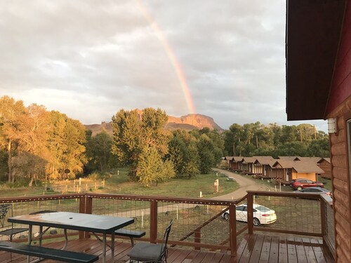 2 Bedroom- 2 Bath Cottage - sleeps 6 max