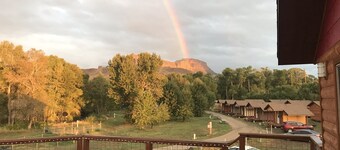 2 Bedroom- 2 Bath Cottage - sleeps 6 max