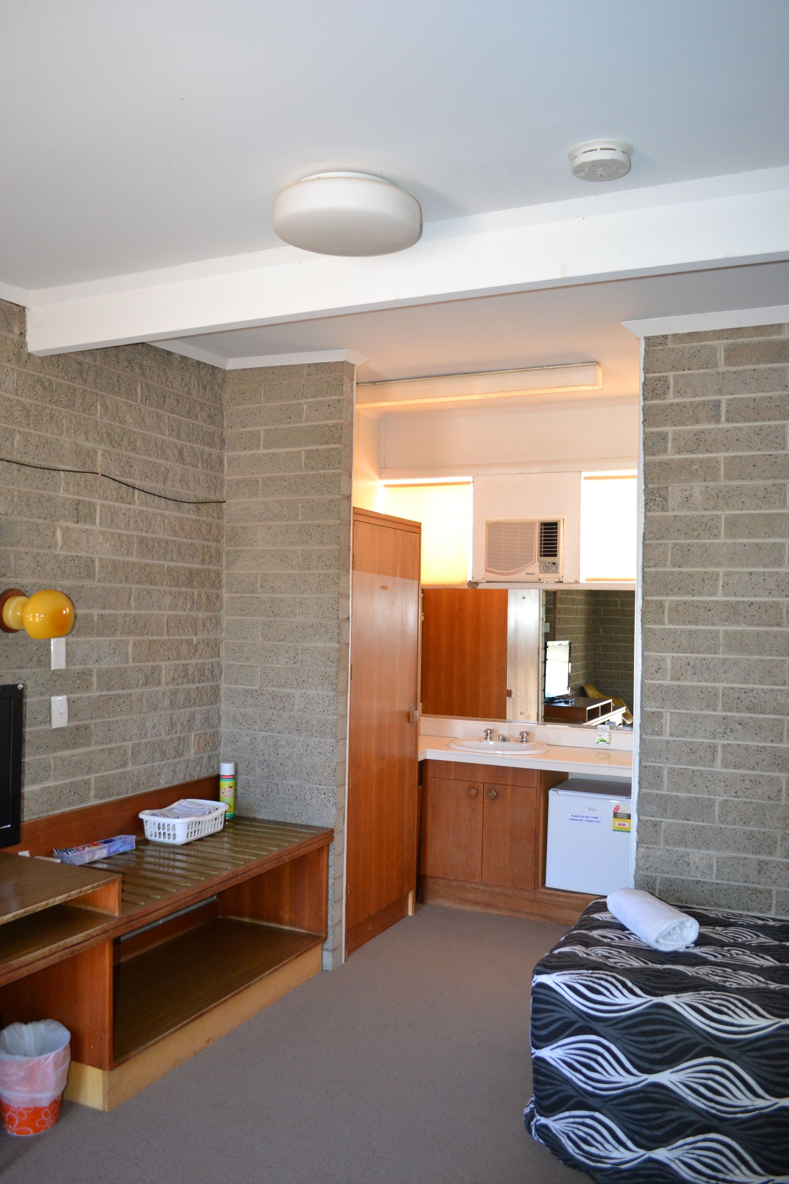 Twin Room, 2 Single Beds | Iron/ironing board, free WiFi, bed sheets