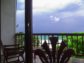 Deluxe Double Room, 1 King Bed, Sea View, Sea Facing | Balcony view