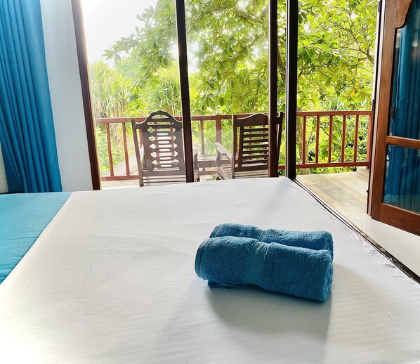 Superior Double Room, 1 King Bed, Sea View, Oceanfront | Terrace/patio