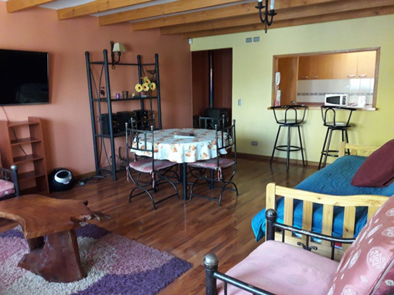 Standard-Apartment, Nichtraucher, Whirlpool (Cama doble,cama nido y sofa cama) | Wohnbereich | Flachbildfernseher