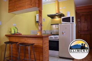 電冰箱、微波爐、烤箱、爐台