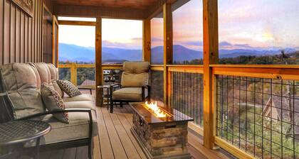 INCREDIBLE Mountain View Cabin! Huge Game Room! Theater! Fire Pit! 2 car garage!