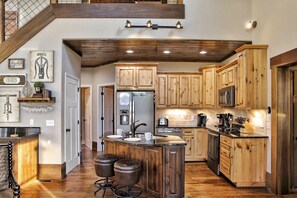 Fridge, microwave, dishwasher, coffee/tea maker