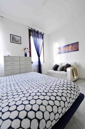 1 bedroom, iron/ironing board, Internet, bed sheets