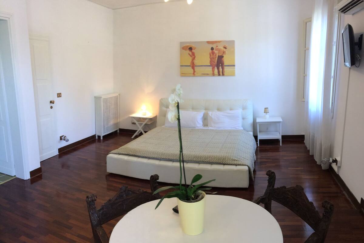 Comfort Room, Park View
