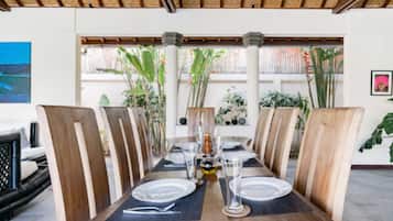 Luxury Villa, 3 Bedrooms, Non Smoking | Dining