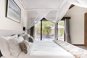 Luxury Villa, 3 Bedrooms, Non Smoking | 3 bedrooms, in-room safe, desk, iron/ironing board - Villa Lotus (Lembongan Island)