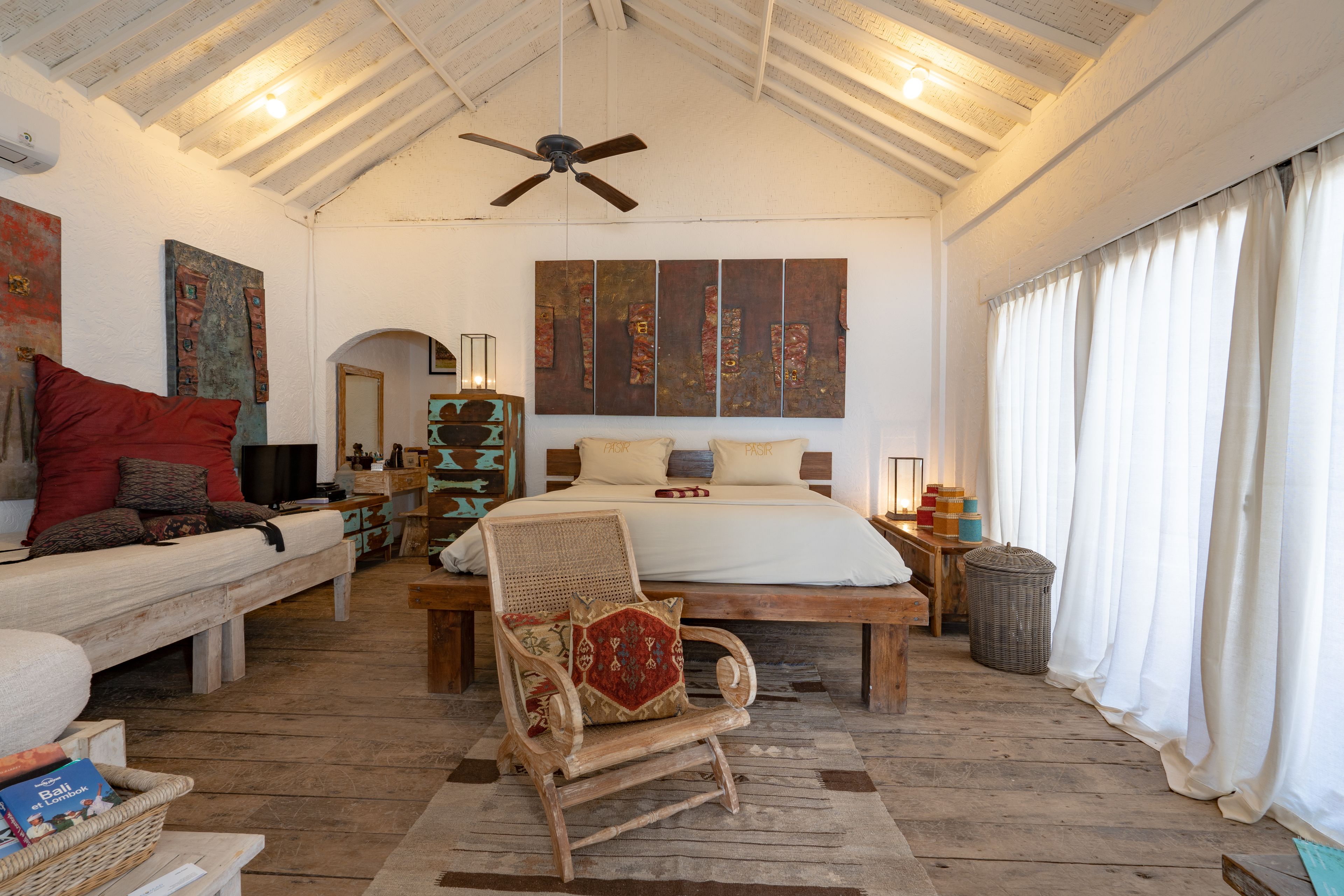 Deluxe Room, Kitchen, Beach View | Premium bedding, pillowtop beds, minibar, in-room safe