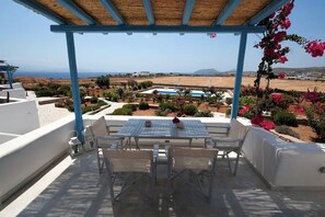Basic Villa, 3 Bedrooms, Sea View, Sea Facing (White Cliff 1) | 3 bedrooms, in-room safe, individually decorated, individually furnished