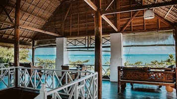 Signature Ev, Birden Çok Yatak, Plaj Manzaralı | Masa, ücretsiz kablosuz İnternet, çarşaf takımı