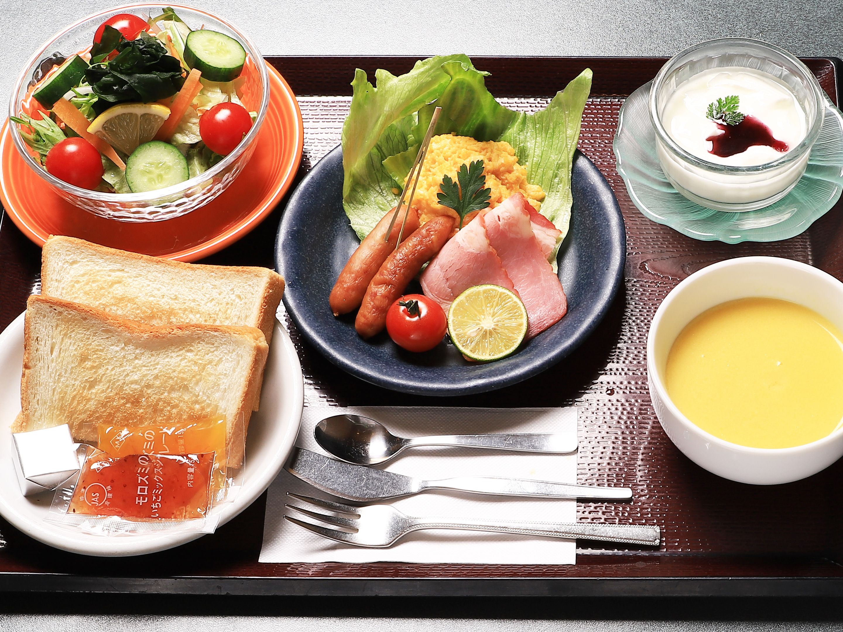 朝食