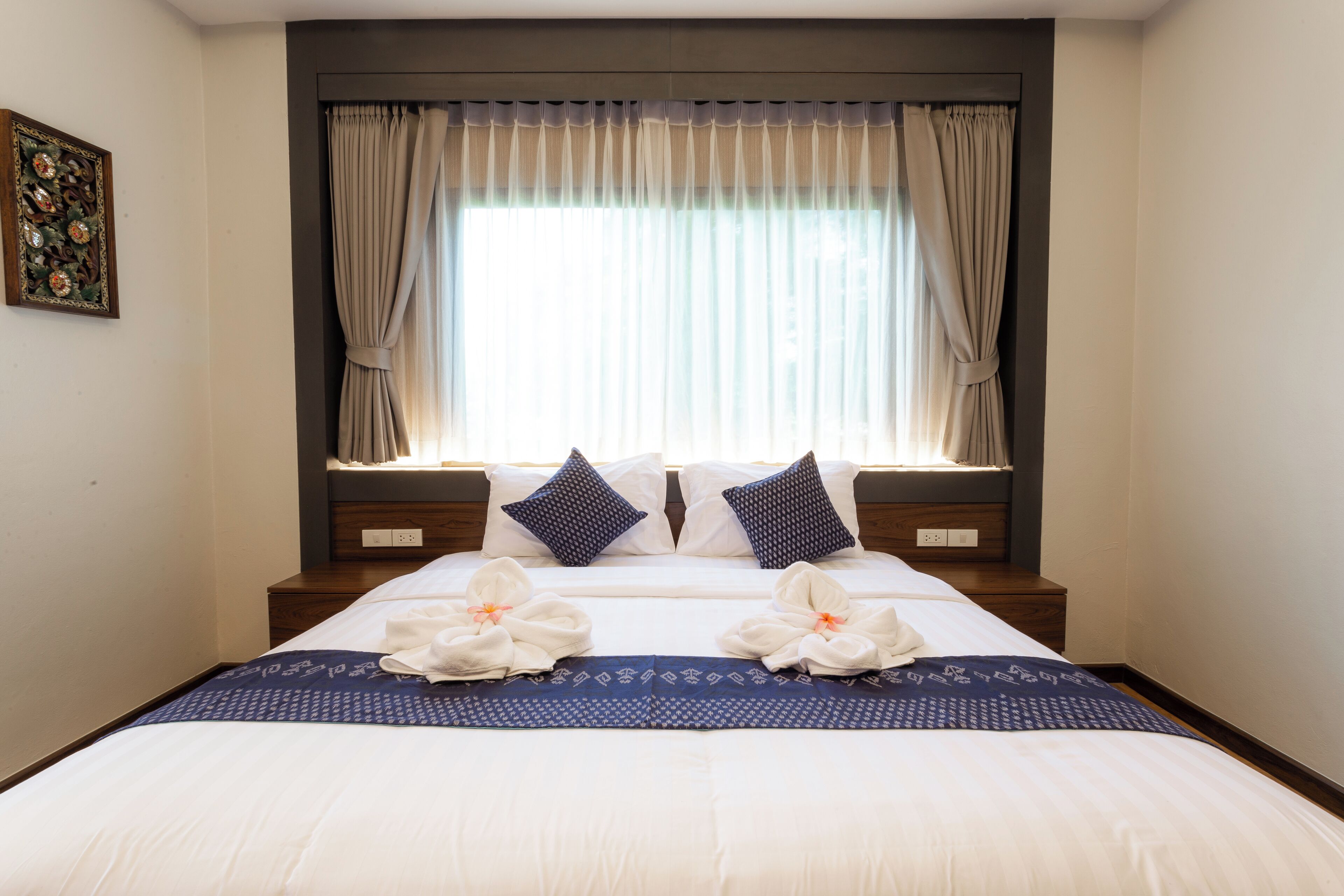 Blackout curtains, free WiFi, bed sheets