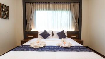 Blackout curtains, free WiFi, bed sheets