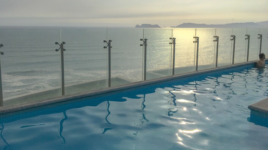 Ocean View Apartment with Pool (1206)