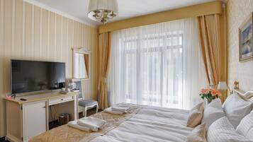 Luxury Double Room | Premium bedding, minibar, in-room safe, desk