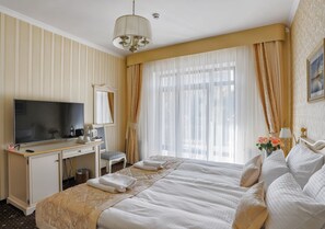Luxury Double Room | Premium bedding, minibar, in-room safe, desk