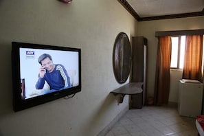 Habitació doble o amb dos llits individuals econòmica, 2 llits individuals, no fumadors | Televisor