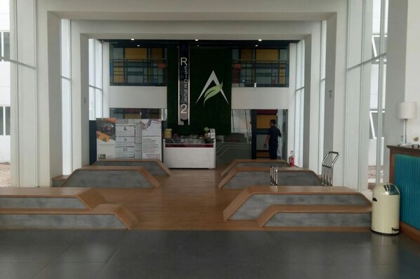 Lobby - Apartment Near Soekarno Hatta Airport Jakarta (Jakarta)