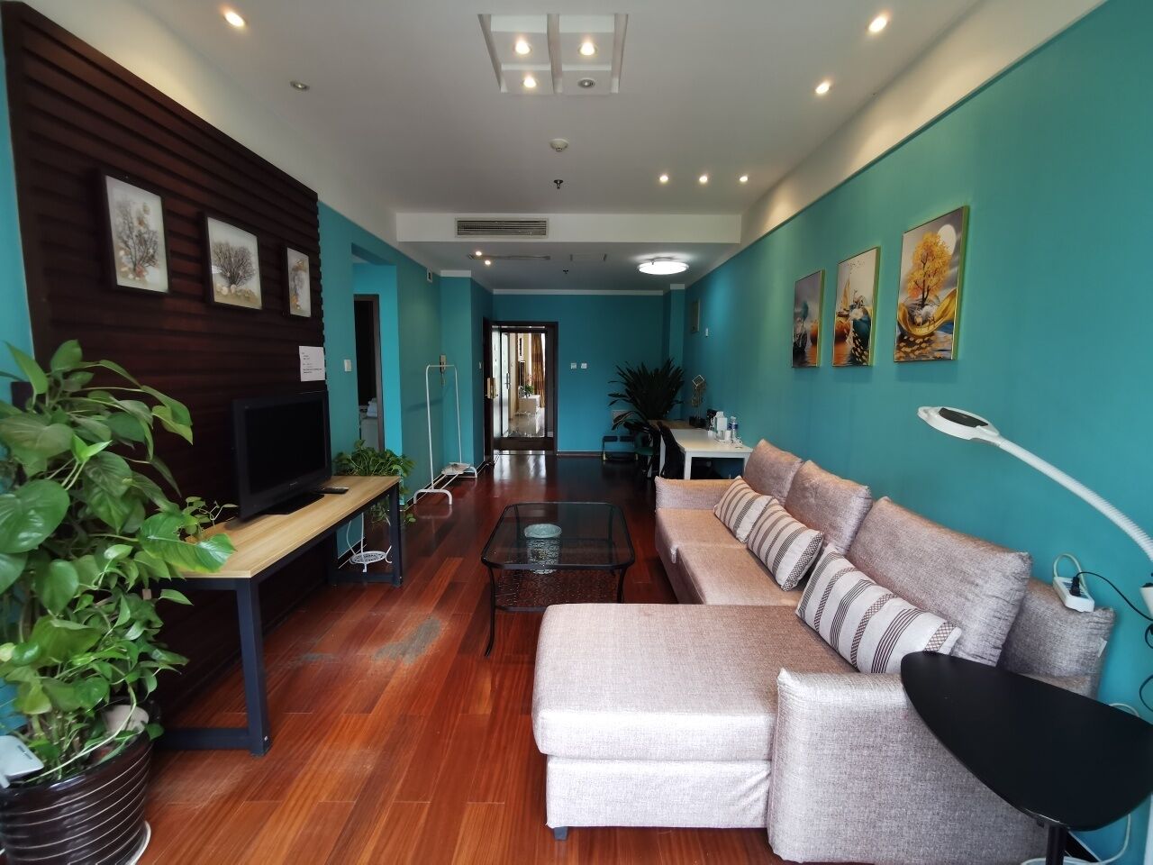 Superior-Suite, 1 Doppelbett | Wohnbereich | Fernseher