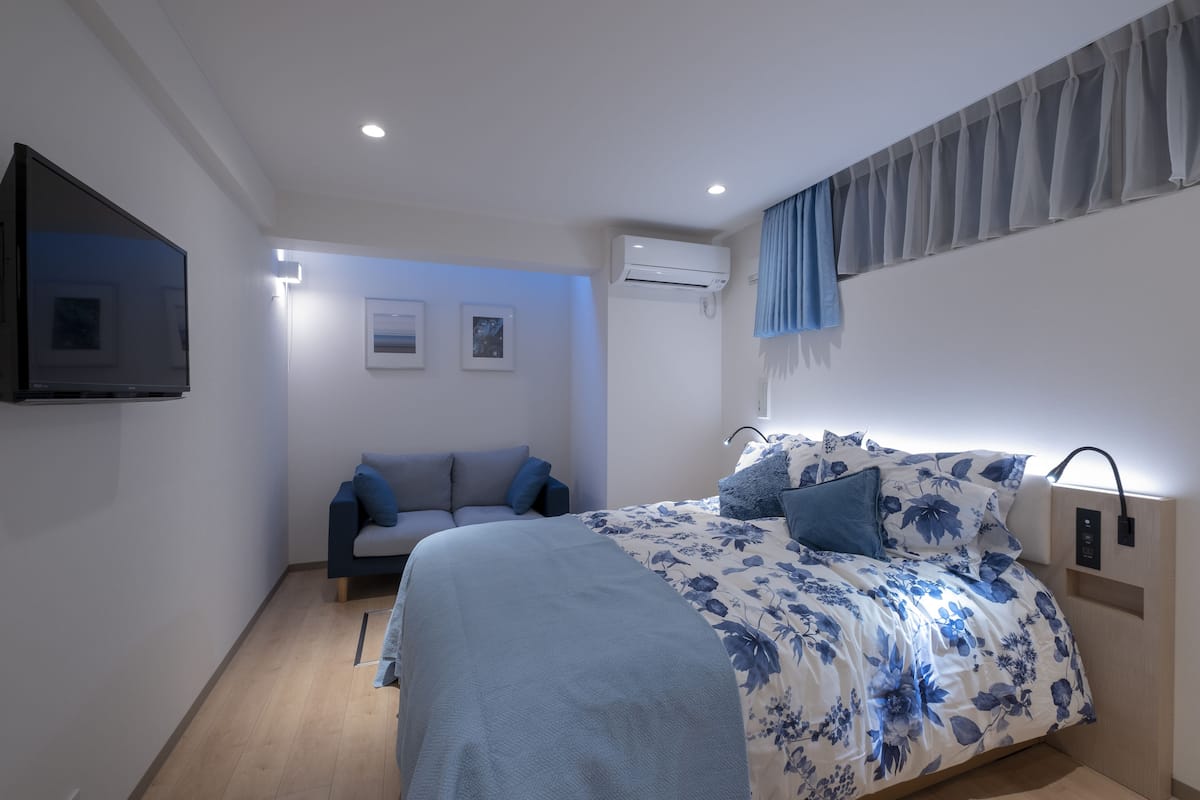 Basic Room, 1 Double Bed, Non Smoking (D, semi-basement) | 1 bedroom, premium bedding, down comforters, desk