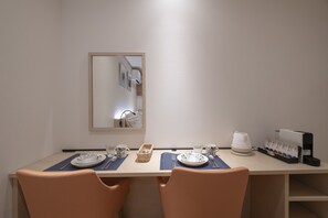 Economy Room, 1 Double Bed, Non Smoking (E, semi-basement) | In-room dining - STUDIO INN NISHISHINJUKU (Tokyo)
