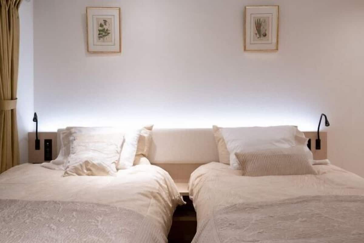 1 bedroom, premium bedding, down comforters, desk