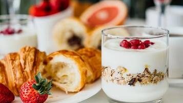 Free daily continental breakfast