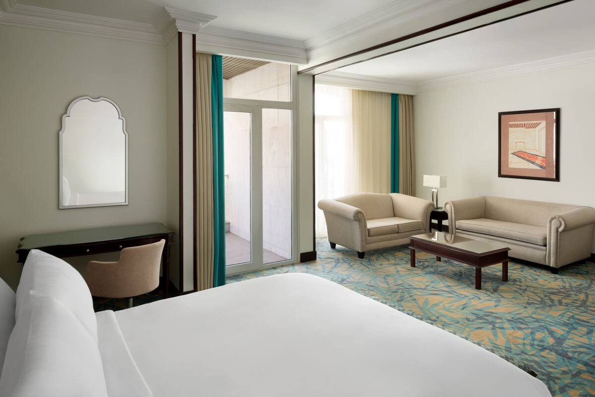 Zimmersafe, schallisolierte Zimmer, Bügeleisen/Bügelbrett, Zustellbetten