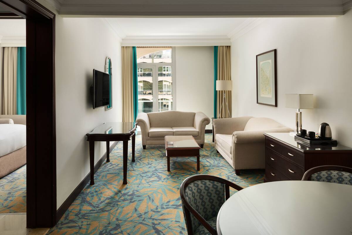 Zimmersafe, schallisolierte Zimmer, Bügeleisen/Bügelbrett, Zustellbetten