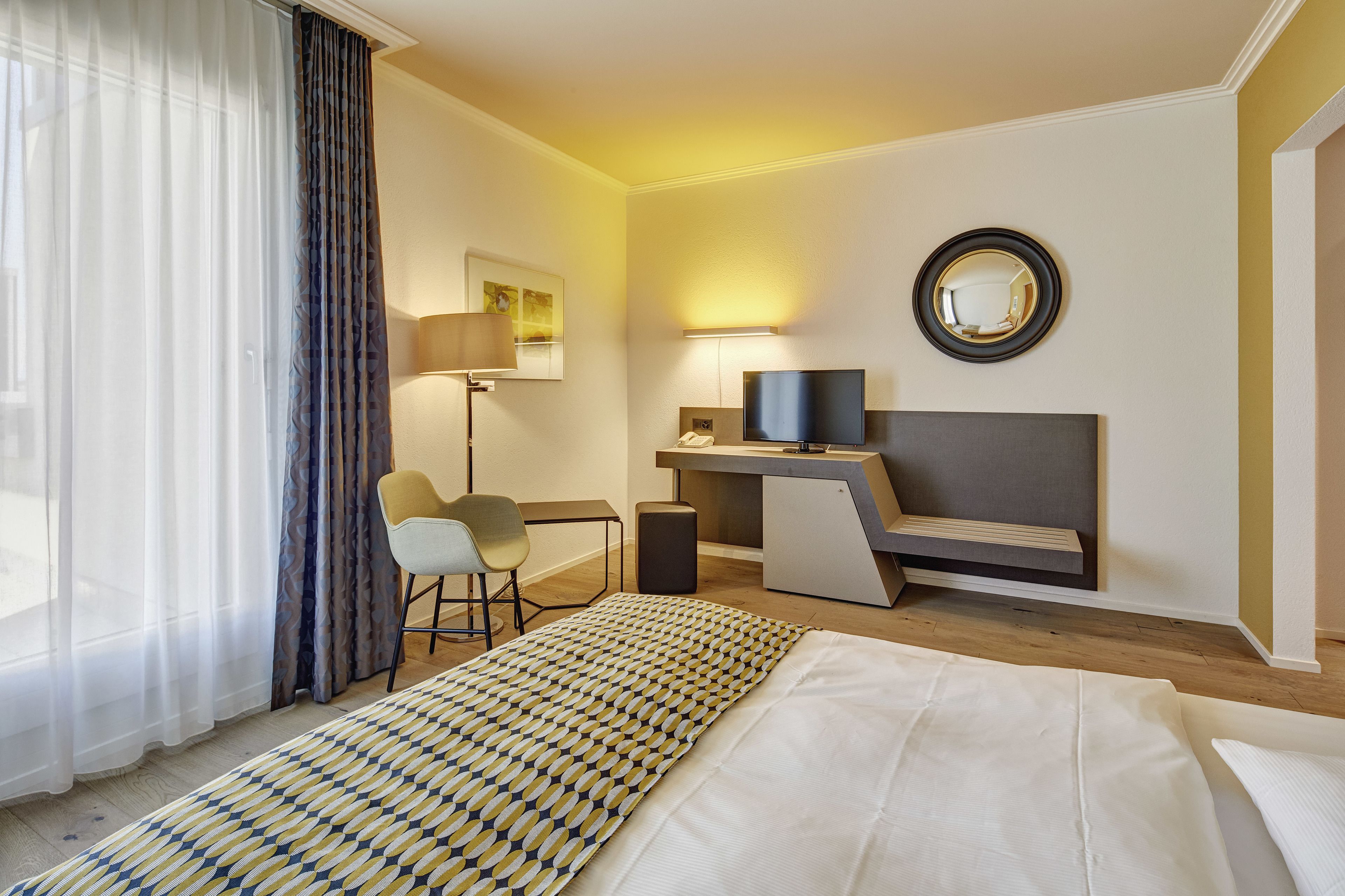 superior single room | minibar, in-room safe, desk, blackout curtains