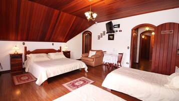 Standard Quadruple Room, Multiple Beds, Non Smoking