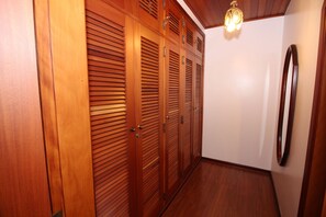 Standard Quadruple Room, Multiple Beds, Non Smoking | Minibar, blackout drapes, soundproofing, cribs/infant beds - Pousada Recanto Paulista (Campos do Jordão)