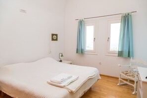 3 habitaciones, tabla de planchar con plancha, wifi y ropa de cama 