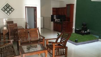 Free local cuisine breakfast on weekends